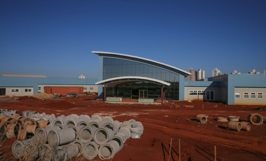 Hospital Crianca Maringa Obras do Hospital da Criança de Maringá, serao 160 leitos, sendo 20 de UTI, a área construída é de aproximadamente 23 mil metros quadrados e está no espaço do antigo aeroporto da cidade, doado pela União ao município. O local tem cerca de 90 mil metros quadrados. - 04/08/2020 - Foto: Geraldo Bubniak/AEN