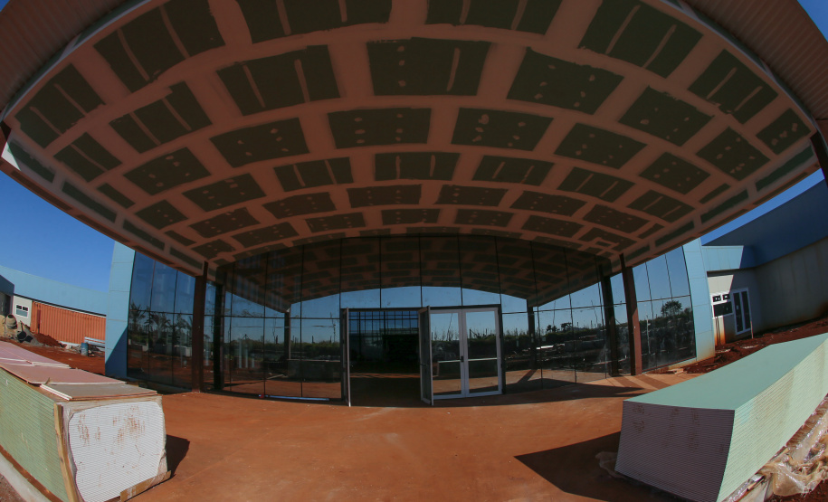 Hospital Crianca Maringa Obras do Hospital da Criança de Maringá, serao 160 leitos, sendo 20 de UTI, a área construída é de aproximadamente 23 mil metros quadrados e está no espaço do antigo aeroporto da cidade, doado pela União ao município. O local tem cerca de 90 mil metros quadrados. - 04/08/2020 - Foto: Geraldo Bubniak/AEN