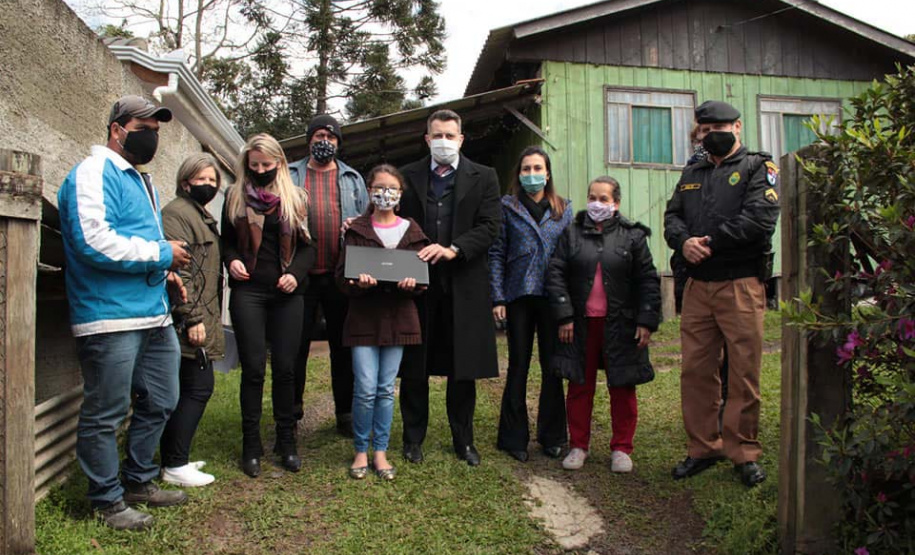 Núcleo de União da Vitória doa celulares e notebooks para alunos
. Foto:SEED