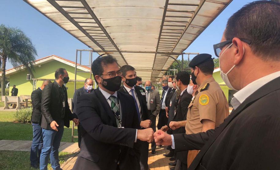 O secretário estadual da Segurança Pública, Romulo Marinho Soares, participou nesta segunda-feira (24), no Parque Tecnológico de Itaipu, em Foz do Iguaçu, junto com o ministro da Justiça e Segurança Pública, André Mendonça, da divulgação do balanço da 22ª fase da Operação Nova Aliança. Foto:SESP
