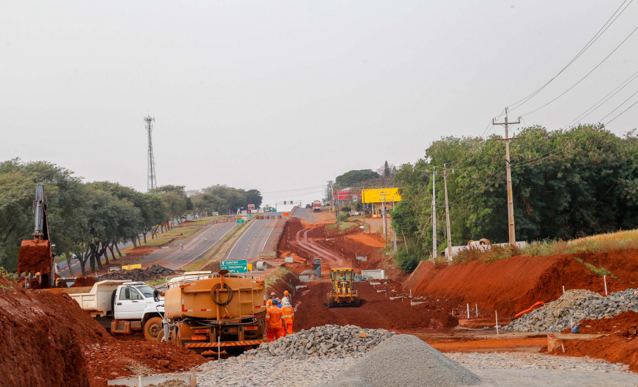 Construção de trincheira em Santa Terezinha do Itaipu.