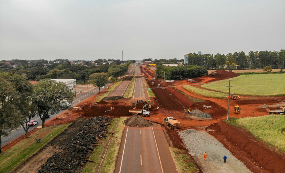 Construção de trincheira em Santa Terezinha do Itaipu.