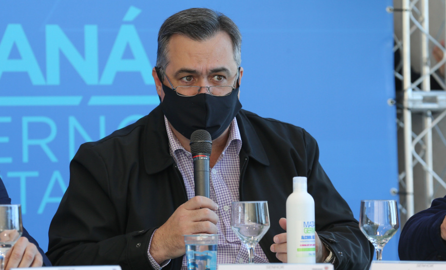 O governador Carlos Massa Ratinho Junior participa nesta quarta-feira (26), no Palácio Iguaçu, do evento que celebra um ano do programa Descomplica, iniciativa de caráter permanente do Governo do Estado para simplificar a vida dos empreendedores