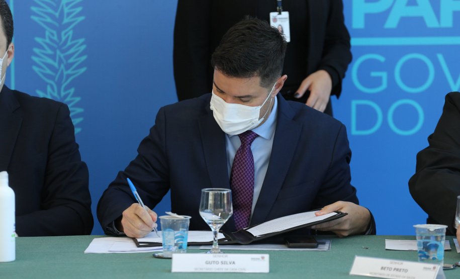 O governador Carlos Massa Ratinho Junior participa nesta quarta-feira (26), no Palácio Iguaçu, do evento que celebra um ano do programa Descomplica, iniciativa de caráter permanente do Governo do Estado para simplificar a vida dos empreendedores