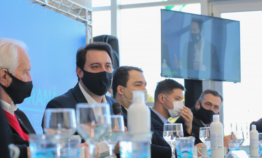 O governador Carlos Massa Ratinho Junior participa nesta quarta-feira (26), no Palácio Iguaçu, do evento que celebra um ano do programa Descomplica, iniciativa de caráter permanente do Governo do Estado para simplificar a vida dos empreendedores