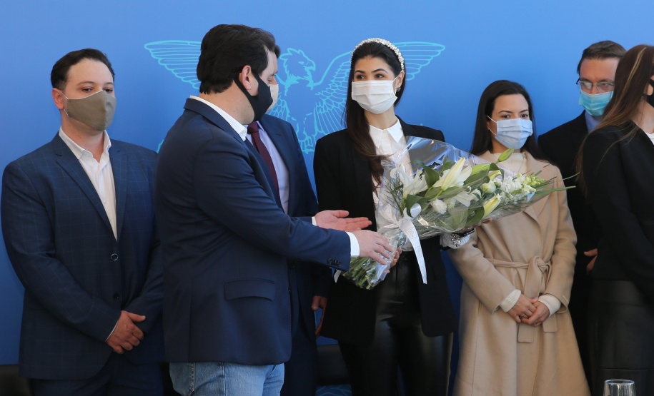 O governador Carlos Massa Ratinho Junior participa nesta quarta-feira (26), no Palácio Iguaçu, do evento que celebra um ano do programa Descomplica, iniciativa de caráter permanente do Governo do Estado para simplificar a vida dos empreendedores