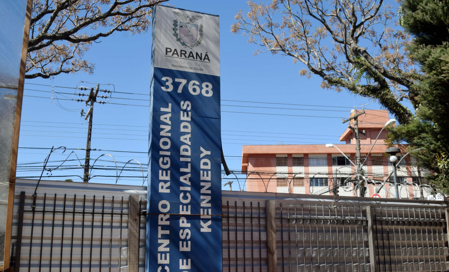 O secretário de Estado de Saúde, Beto Preto, vistoriou nesta quarta-feira (26) a obra do antigo Centro Regional de Especialidades (CRE) da Avenida Kennedy. A reforma total do local terá como resultado um novo ambiente com instalações modernas para atender pacientes que necessitem de diferentes atendimentos na área da saúde. Foto: Américo Antonio/SESA