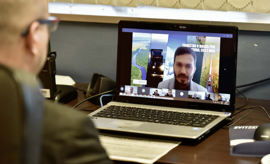 O secretário nacional de Portos e Transportes Aquaviários do Ministério da Infraestrutura, Diogo Piloni, é o novo presidente do Conselho de Administração da Autoridade Portuária de Paranaguá. O colegiado é responsável pela orientação geral dos negócios da empresa pública Portos do Paraná.