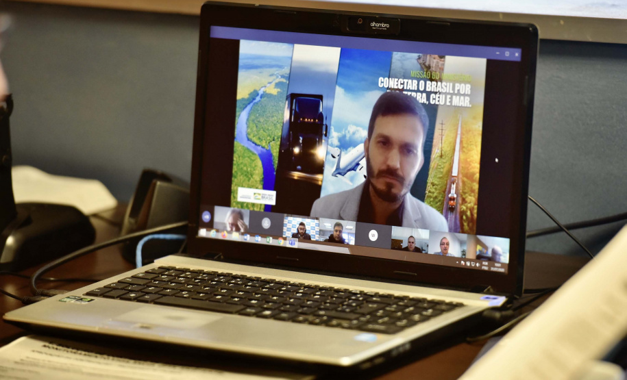 O secretário nacional de Portos e Transportes Aquaviários do Ministério da Infraestrutura, Diogo Piloni, é o novo presidente do Conselho de Administração da Autoridade Portuária de Paranaguá. O colegiado é responsável pela orientação geral dos negócios da empresa pública Portos do Paraná.