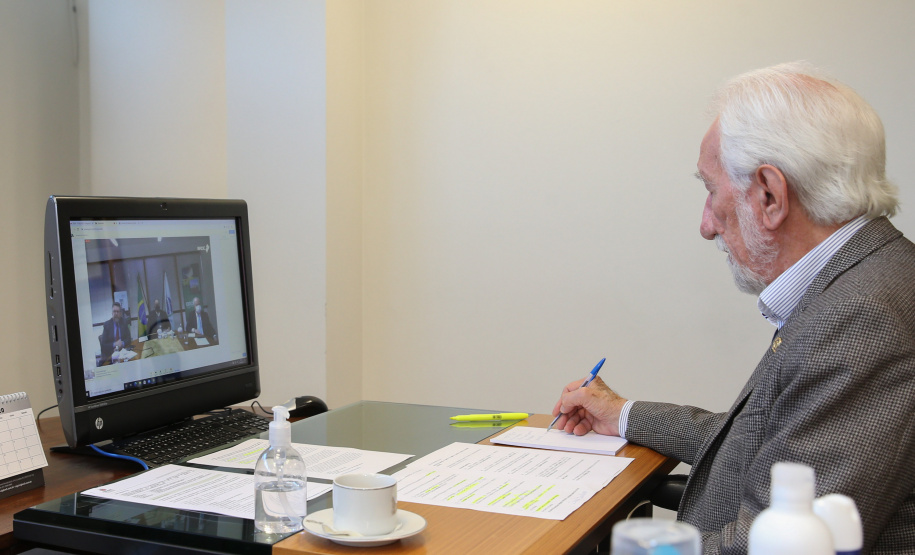 O vice governador Darci Piana participa nesta quarta-feira (27) da video-conferencia de assinatura da parceria entre o BRDE e o  Banco de Desenvolvimento da América Latina (CAF).   Curitiba, 27/08/2020 -  Foto: Geraldo Bubniak/AEN