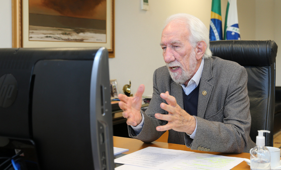 O vice governador Darci Piana participa nesta quarta-feira (27) da video-conferencia de assinatura da parceria entre o BRDE e o  Banco de Desenvolvimento da América Latina (CAF).   Curitiba, 27/08/2020 -  Foto: Geraldo Bubniak/AEN