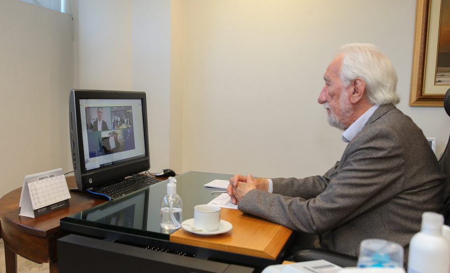 O vice governador Darci Piana participa nesta quarta-feira (27) da video-conferencia de assinatura da parceria entre o BRDE e o  Banco de Desenvolvimento da América Latina (CAF).   Curitiba, 27/08/2020 -  Foto: Geraldo Bubniak/AEN