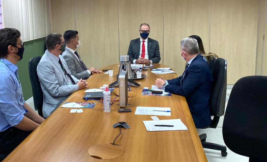 Em Brasília, o chefe da Casa Civil, Guto Silva, e o diretor presidente do Tecpar, Jorge Callado, participaram de reuniões na Anvisa e na Embaixada Russa para agilizar o processo de aprovação dos estudos clínicos da vacina no Brasil. Serão testados 10 mil voluntários, com prioridade para profissionais de saúde. Foto: Casa Civil