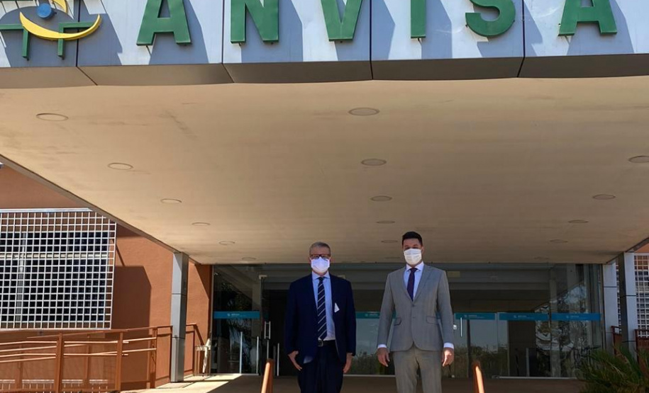 Em Brasília, o chefe da Casa Civil, Guto Silva, e o diretor presidente do Tecpar, Jorge Callado, participaram de reuniões na Anvisa e na Embaixada Russa para agilizar o processo de aprovação dos estudos clínicos da vacina no Brasil. Serão testados 10 mil voluntários, com prioridade para profissionais de saúde. Foto: Casa Civil