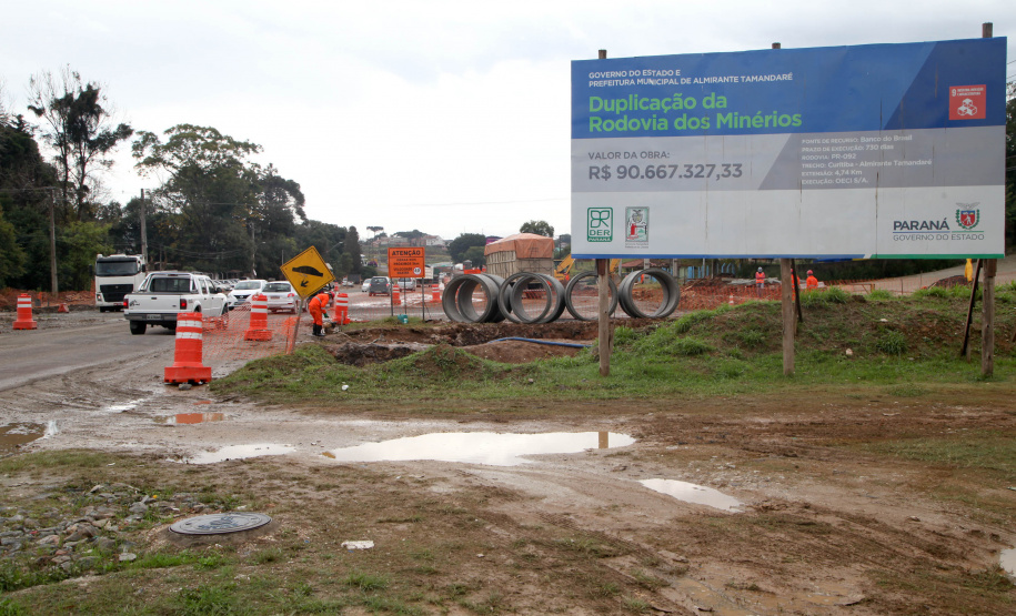 Duplicação Serão investidos R$ 90,6 milhões para construir novas pistas, vias marginais, pontes, viadutos, passarela, calçadas e ciclovias no trecho entre Curitiba e Almirante Tamandaré, em uma extensão de 4,74 quilômetros. O prazo de execução é de dois anos
.Foto: Ari Dias/AEN.