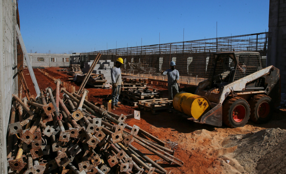 Cadeia Publica Guaira Obras de Construçao da Cadeia Publica de Guaira no loteamento Jardim Floresta com investimento de 16 milhoes. Exemplo da nova realidade do sistema carcerário que está sendo construída no Paraná. Acabar com o problema da superlotação em carceragens de delegacias e realocar os detentos em um espaço estruturado é uma das principais metas do Governo do Estado. 06/08/2020 - Foto: Geraldo Bubniak/AEN
