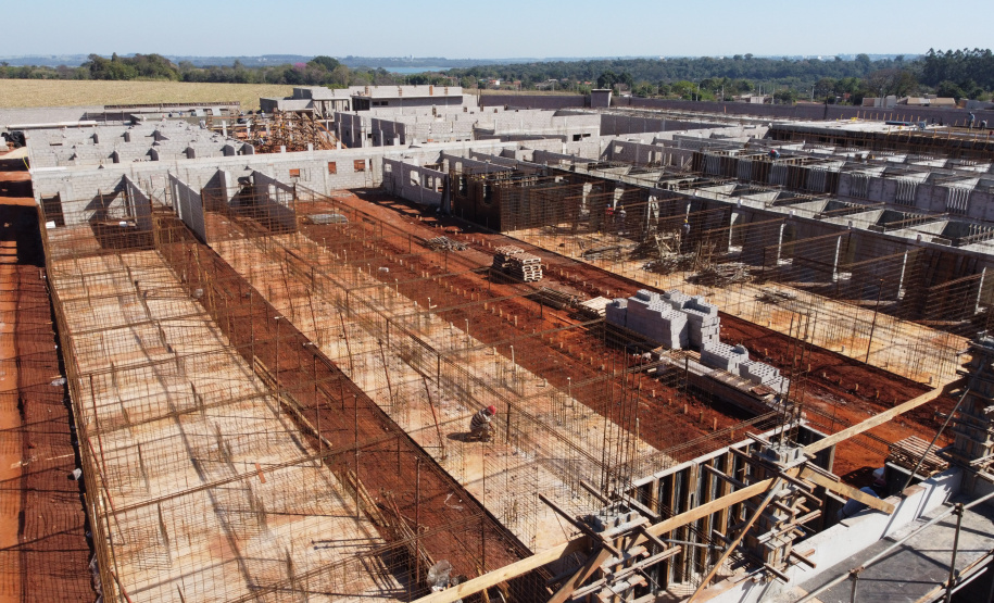 Cadeia Publica Guaira Obras de Construçao da Cadeia Publica de Guaira no loteamento Jardim Floresta com investimento de 16 milhoes. Exemplo da nova realidade do sistema carcerário que está sendo construída no Paraná. Acabar com o problema da superlotação em carceragens de delegacias e realocar os detentos em um espaço estruturado é uma das principais metas do Governo do Estado. 06/08/2020 - Foto: Geraldo Bubniak/AEN