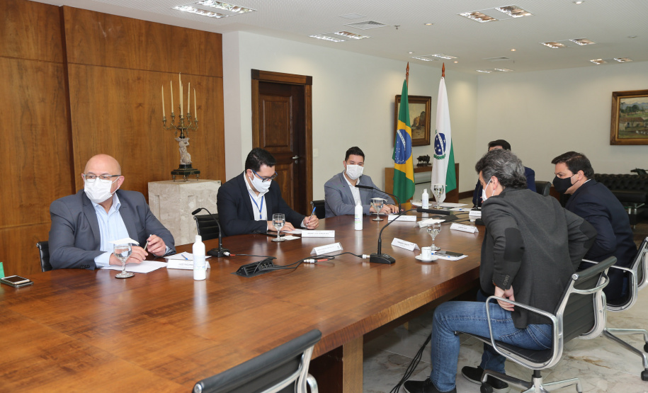 O Governador Carlos Massa Ratinho Junior apresenta, nesta segunda-feira (31), por  videoconferência  para a bancada de deputados federais do Estado, o projeto de implantação do Corredor Oeste de Exportação