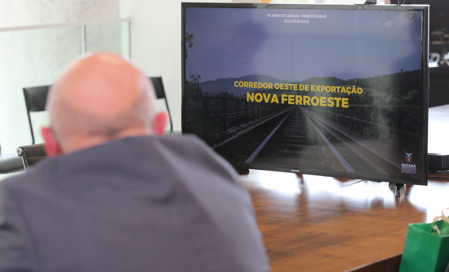 O Governador Carlos Massa Ratinho Junior apresenta, nesta segunda-feira (31), por  videoconferência  para a bancada de deputados federais do Estado, o projeto de implantação do Corredor Oeste de Exportação
