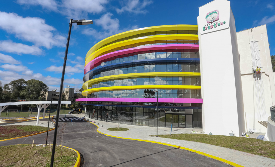 O governador Carlos Massa Ratinho Junior participou nesta terça-feira (01), em Curitiba, da inauguração do Erastinho, o primeiro hospital oncopediátrico do Sul do País.