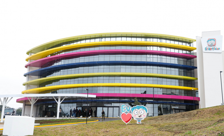 O governador Carlos Massa Ratinho Junior participou nesta terça-feira (01), em Curitiba, da inauguração do Erastinho, o primeiro hospital oncopediátrico do Sul do País.