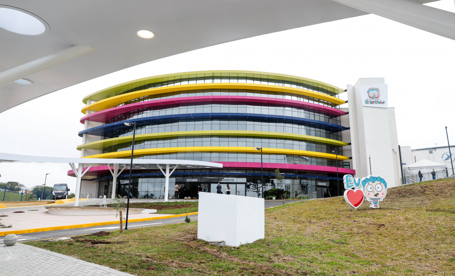 O governador Carlos Massa Ratinho Junior participou nesta terça-feira (01), em Curitiba, da inauguração do Erastinho, o primeiro hospital oncopediátrico do Sul do País.