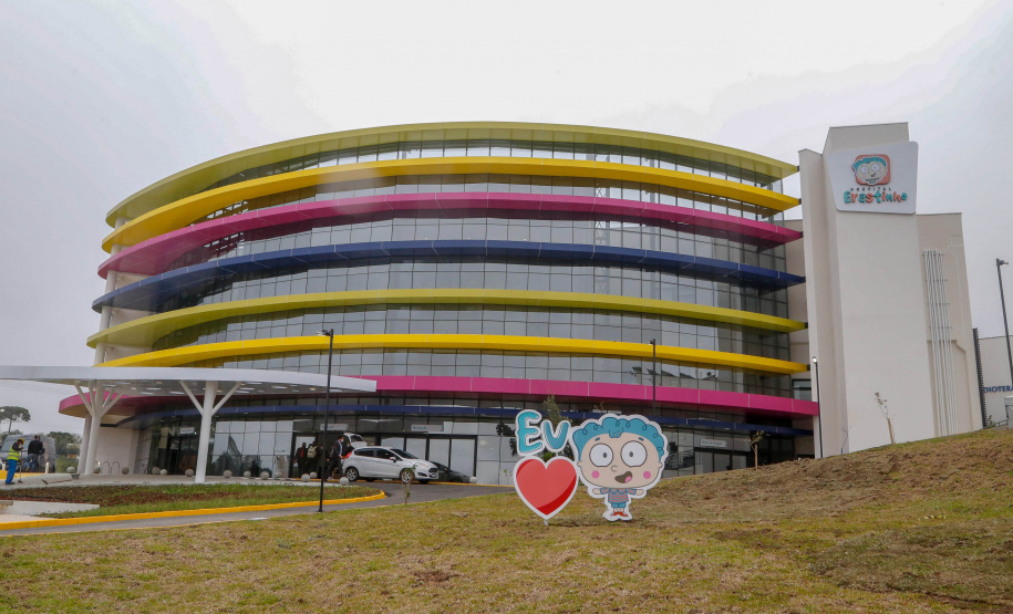 O governador Carlos Massa Ratinho Junior participou nesta terça-feira (01), em Curitiba, da inauguração do Erastinho, o primeiro hospital oncopediátrico do Sul do País.