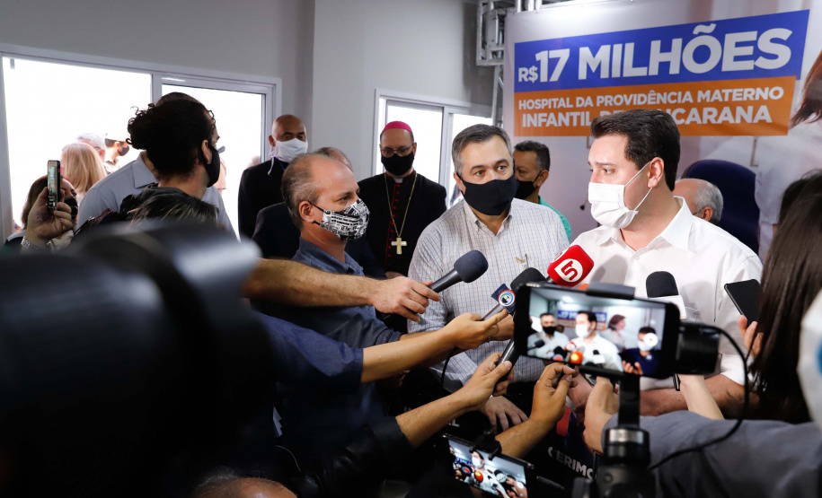 O Governo do Estado vai investir R$ 16,2 milhões na reforma e ampliação do Hospital da Providência, em Apucarana, no Vale do Ivaí. A ordem de serviço foi assinada nesta quarta-feira (02) pelo governador Carlos Massa Ratinho Junior em cerimônia na sede do complexo médico. A contrapartida do hospital é de R$ 853 mil. O prazo para a conclusão da obra é de 18 meses.