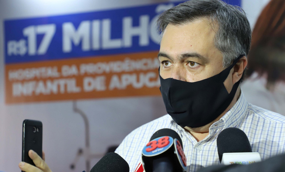 O Governo do Estado vai investir R$ 16,2 milhões na reforma e ampliação do Hospital da Providência, em Apucarana, no Vale do Ivaí. A ordem de serviço foi assinada nesta quarta-feira (02) pelo governador Carlos Massa Ratinho Junior em cerimônia na sede do complexo médico. A contrapartida do hospital é de R$ 853 mil. O prazo para a conclusão da obra é de 18 meses.