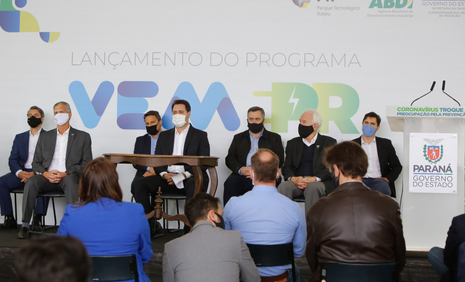 02.09.2020 - O Governo do Estado recebeu nesta quarta-feira (2) dez carros elétricos modelo Zoe, da Renault, como parte do projeto VEM PR.Foto Gilson Abreu