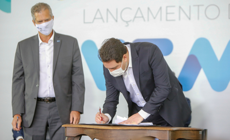 02.09.2020 - O Governo do Estado recebeu nesta quarta-feira (2) dez carros elétricos modelo Zoe, da Renault, como parte do projeto VEM PR.Foto Gilson Abreu