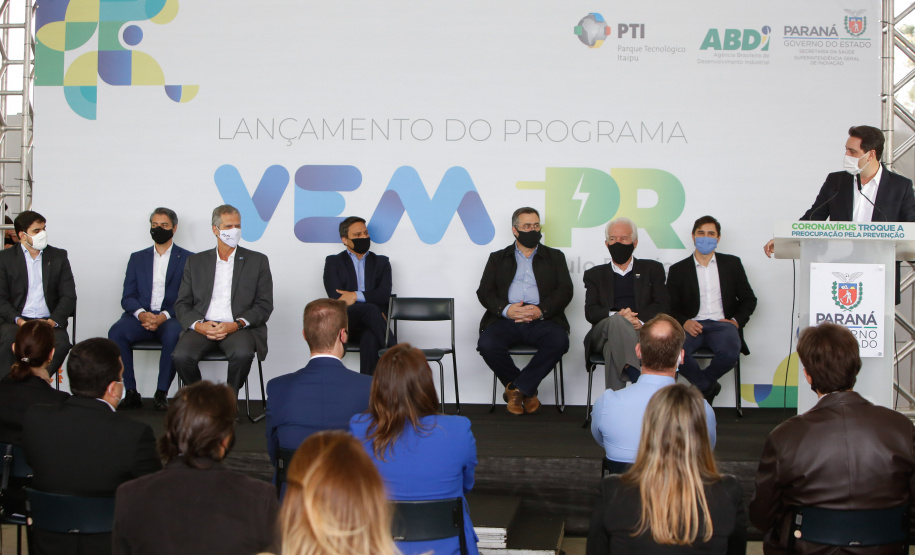 02.09.2020 - O Governo do Estado recebeu nesta quarta-feira (2) dez carros elétricos modelo Zoe, da Renault, como parte do projeto VEM PR.Foto Gilson Abreu