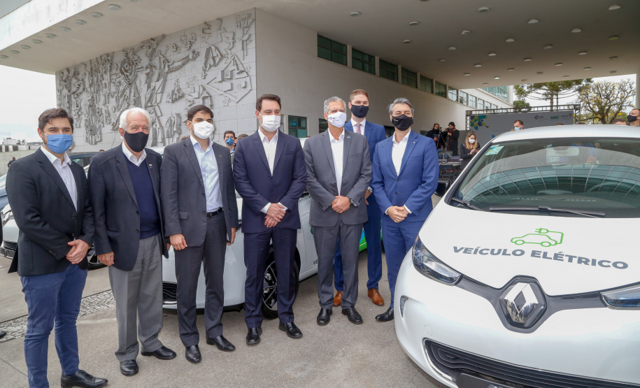02.09.2020 - O Governo do Estado recebeu nesta quarta-feira (2) dez carros elétricos modelo Zoe, da Renault, como parte do projeto VEM PR.Foto Gilson Abreu