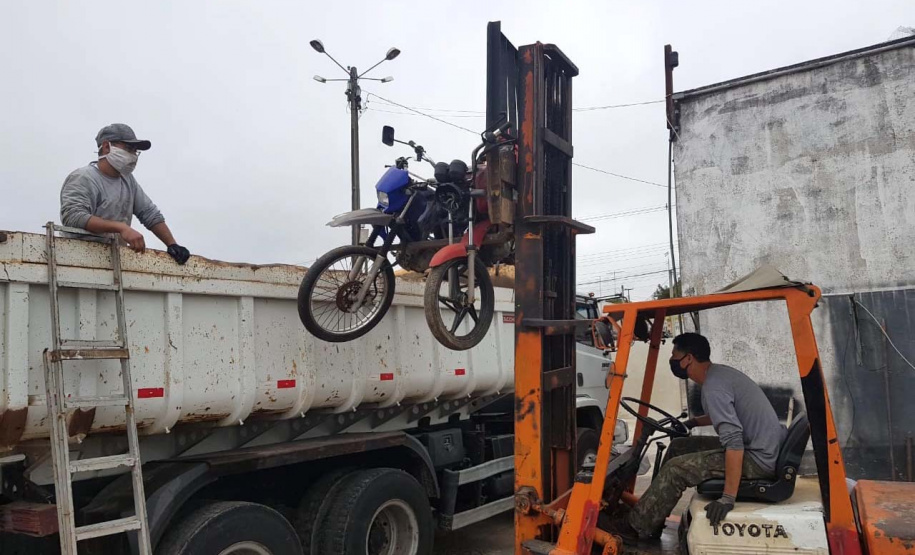 139 veículos são retirados do pátio da Delegacia de Campo Largo
. Foto:SESP