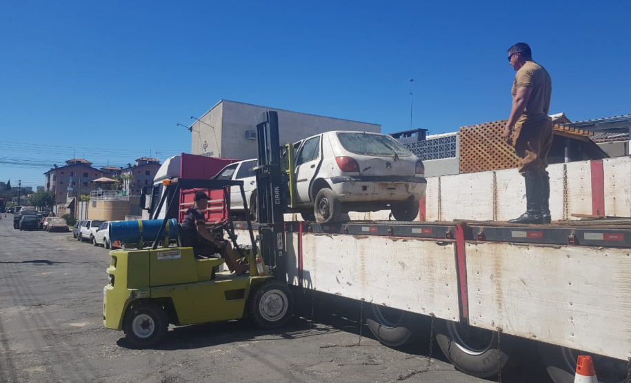 139 veículos são retirados do pátio da Delegacia de Campo Largo
. Foto:SESP