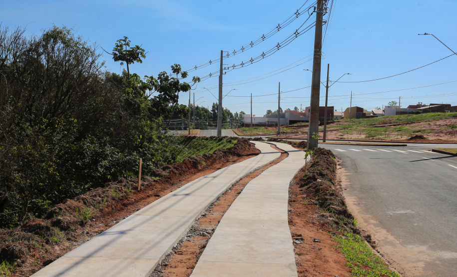 Pista caminhada Umuarama Implantacao de pista de caminhada e tela no parque 1 de Maio em Umuarama - 05/08/2020 - Foto: Geraldo Bubniak/AEN