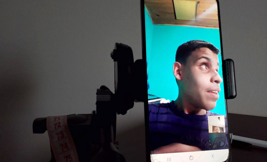 Tecnologia garante inclusão de alunos cegos durante a pandemia. Foto:SEED