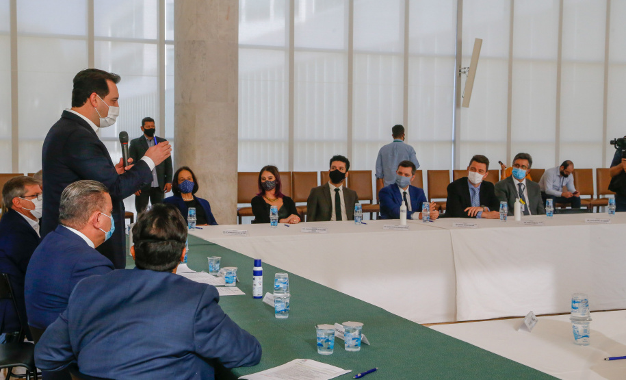 O governador Carlos Massa Ratinho Junior, o presidente do Tribunal de Justiça do Paraná, desembargador Adalberto Xisto Pereira, e o segundo vice-presidente, desembargador José Laurindo de Souza Netto formalizaram nesta quinta-feira (3) a criação do Cejus Casa Fácil e do Cejusc Fundiário, que vão atuar na mediação e conciliação de conflitos no Estado.foto Gilson Abreu/Aen