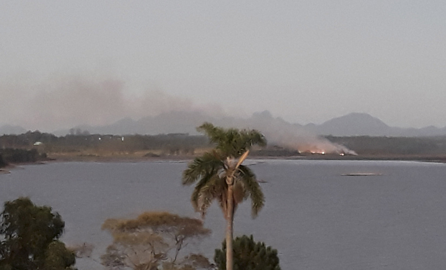 Incêndio em área de manancial tem prioridade dos bombeiros. Foto: Sanepar