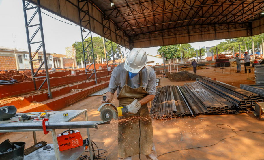 Colégio mais antigo de Santa Terezinha de Itaipu ganha nova estrutura