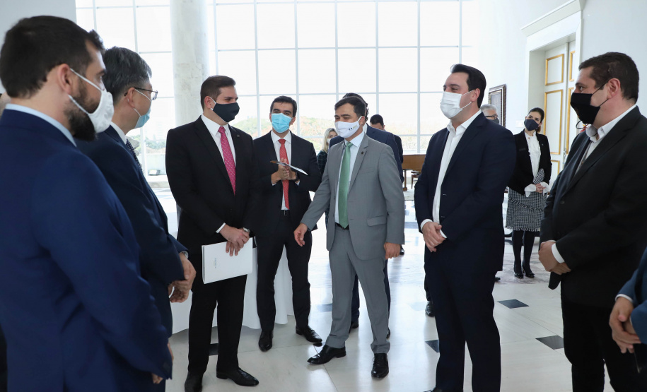 O governador Carlos Massa Ratinho Junior e o presidente da Copel, Daniel Slaviero, lançam o Programa Rede Elétrica Inteligente, em Curitiba.