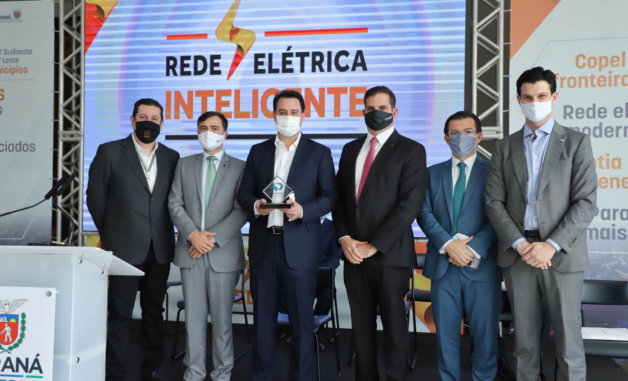 O governador Carlos Massa Ratinho Junior e o presidente da Copel, Daniel Slaviero, lançam o Programa Rede Elétrica Inteligente, em Curitiba.