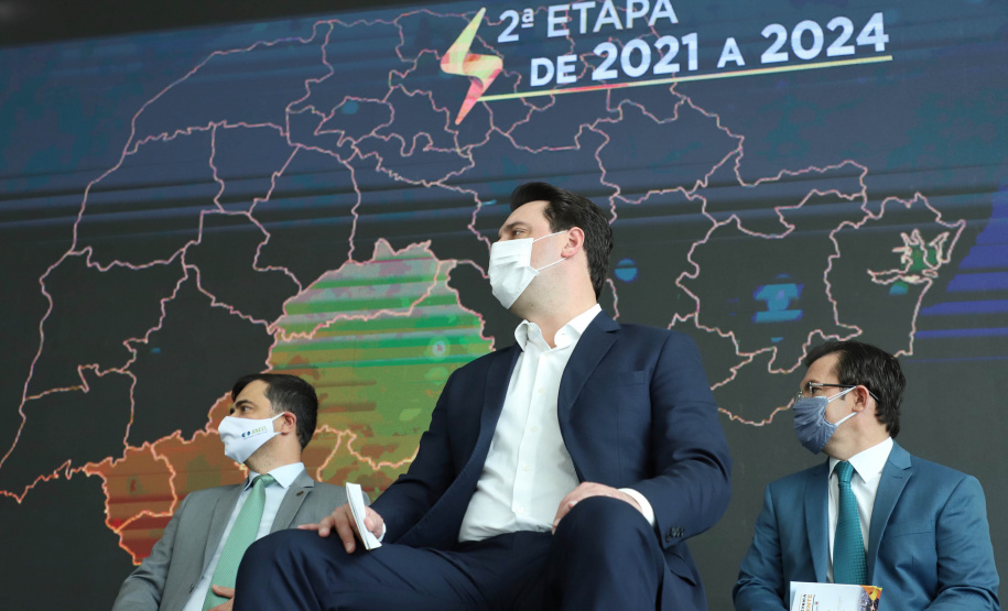 O governador Carlos Massa Ratinho Junior e o presidente da Copel, Daniel Slaviero, lançam o Programa Rede Elétrica Inteligente, em Curitiba.