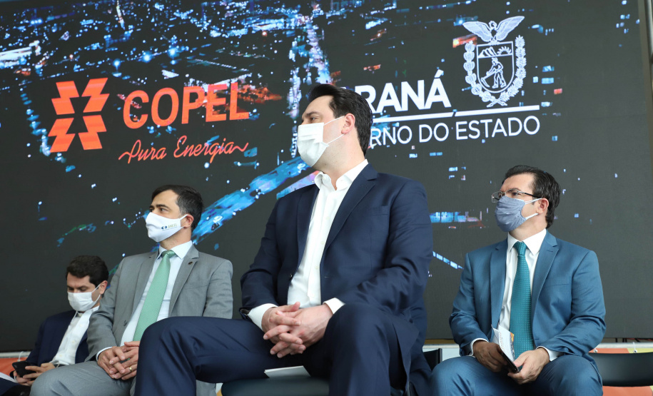O governador Carlos Massa Ratinho Junior e o presidente da Copel, Daniel Slaviero, lançam o Programa Rede Elétrica Inteligente, em Curitiba.