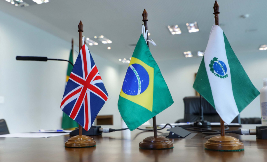 Em busca de estreitar laços e ampliar o comércio bilateral com o Reino Unido, o governador Carlos Massa Ratinho Junior participou nesta quarta-feira (09) de uma videoconferência com integrantes da Câmara Britânica de Comércio e Indústria no Brasil (Britcham).