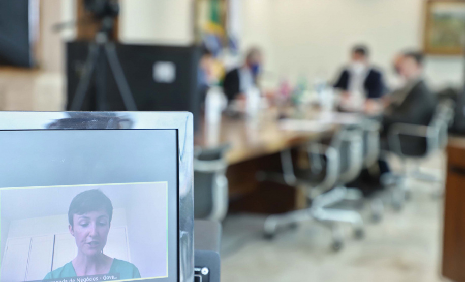 Em busca de estreitar laços e ampliar o comércio bilateral com o Reino Unido, o governador Carlos Massa Ratinho Junior participou nesta quarta-feira (09) de uma videoconferência com integrantes da Câmara Britânica de Comércio e Indústria no Brasil (Britcham).