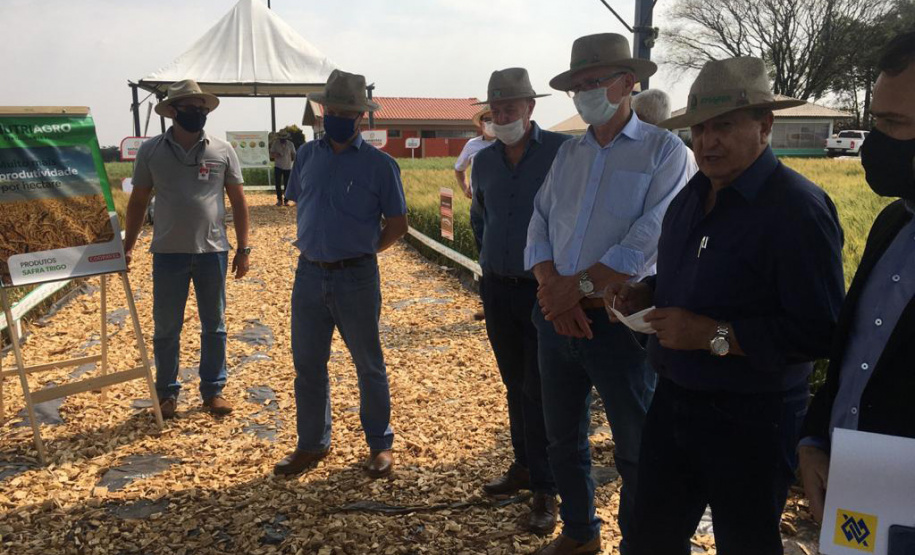 A Secretaria de Estado da Agricultura e do Abastecimento oficializou nesta quinta-feira (10) a adesão do município de Cascavel ao Sistema Unificado Estadual de Sanidade Agroindustrial Familiar, Artesanal e de Pequeno Porte do Paraná (Susaf-PR). . Foto:SEAB
