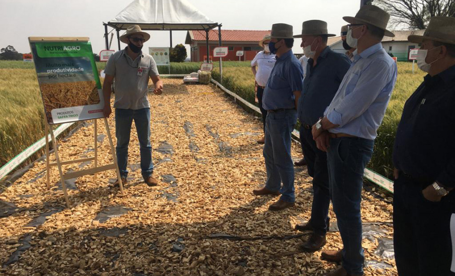 A Secretaria de Estado da Agricultura e do Abastecimento oficializou nesta quinta-feira (10) a adesão do município de Cascavel ao Sistema Unificado Estadual de Sanidade Agroindustrial Familiar, Artesanal e de Pequeno Porte do Paraná (Susaf-PR). . Foto:SEAB