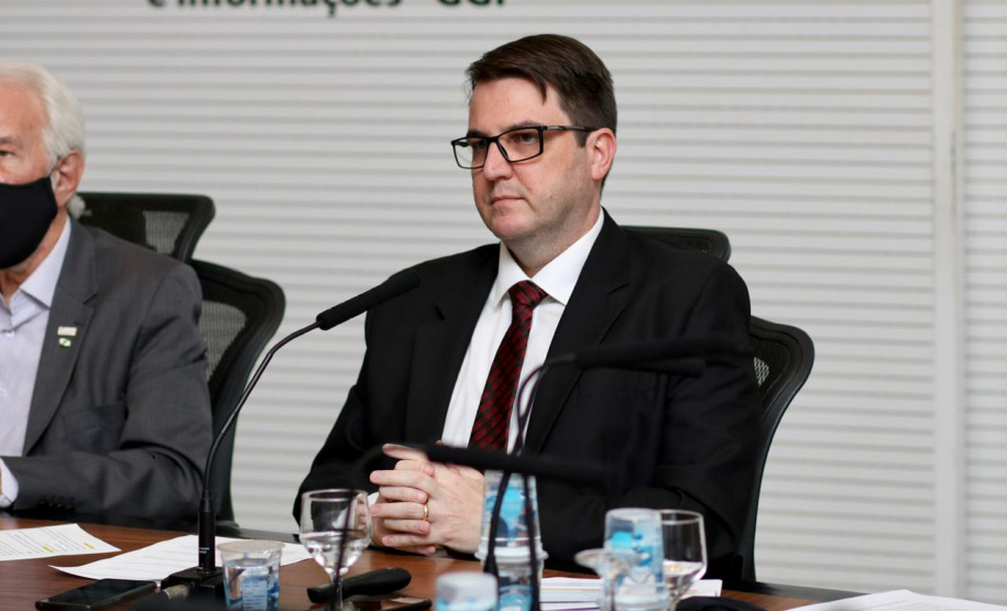 O Governo do Estado é o articulador de uma iniciativa tocada pelo Senac para contratação de jovens aprendizes para empresas de base tecnológica ou interessadas em inovação. O lançamento oficial do programa aconteceu nesta quinta-feira (10), no Palácio Iguaçu, e contou com participação do vice-governador Darci Piana. Foto: Camila Tonett