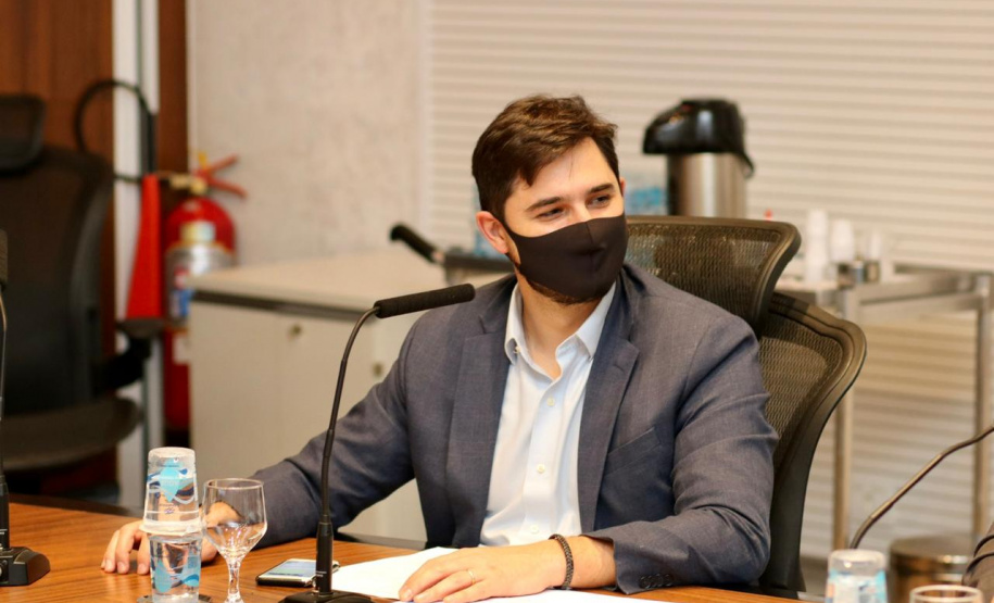 O Governo do Estado é o articulador de uma iniciativa tocada pelo Senac para contratação de jovens aprendizes para empresas de base tecnológica ou interessadas em inovação. O lançamento oficial do programa aconteceu nesta quinta-feira (10), no Palácio Iguaçu, e contou com participação do vice-governador Darci Piana. Foto: Camila Tonett